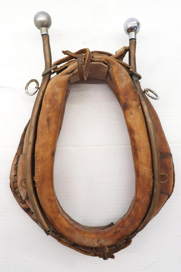 Lot 1367: Miniature or sample horse collar