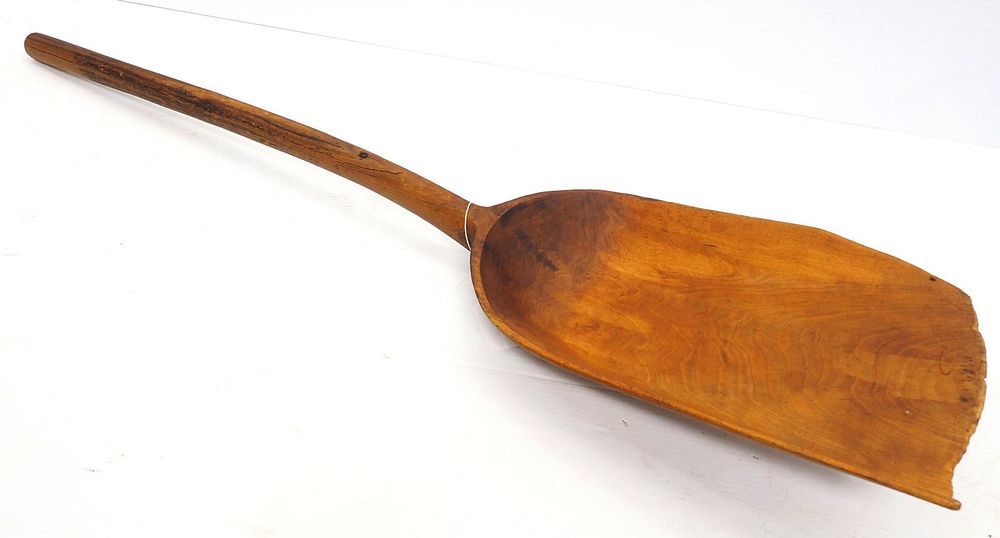 Lot 1377: Wooden shovel
