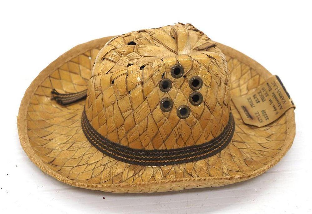 Lot 1413: Salesman sample straw hat