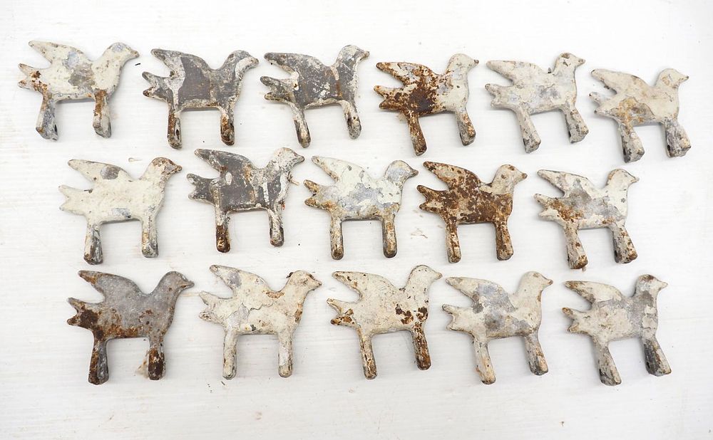 Lot 1418: Box lot of cast iron bird targets