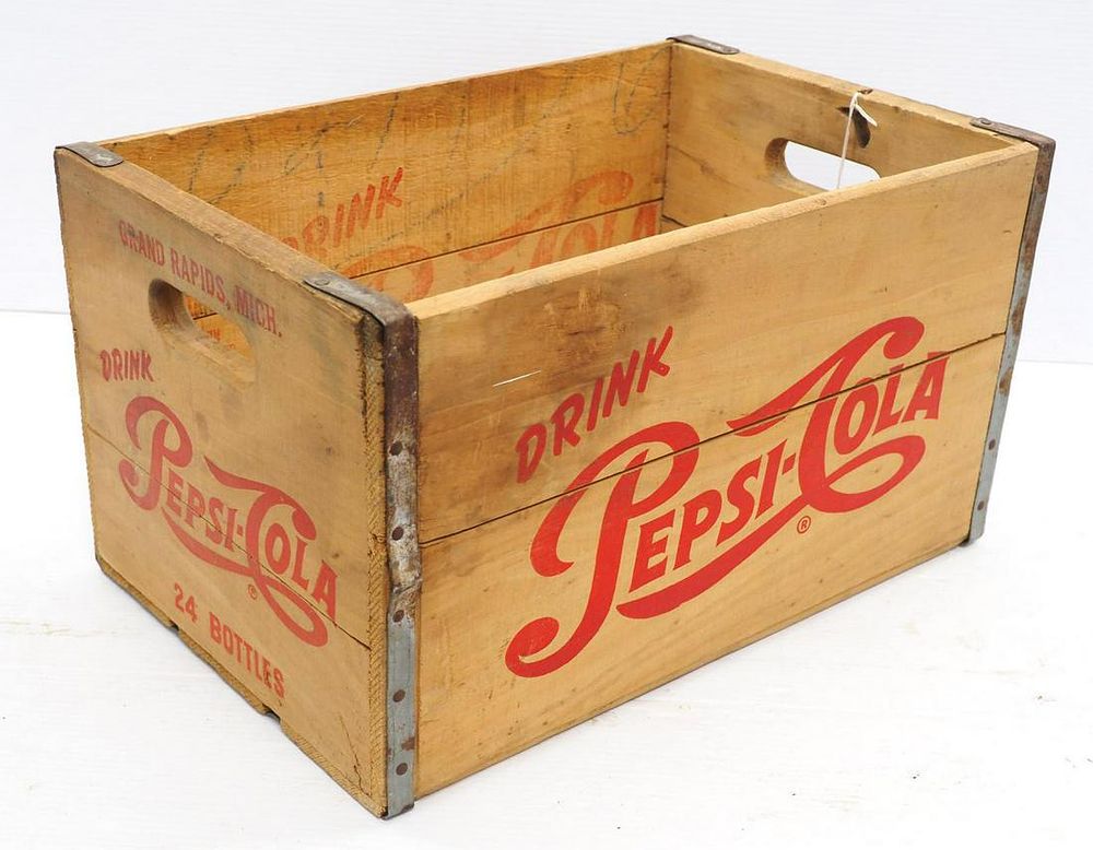 Lot 1430: Wooden Pepsi Cola box