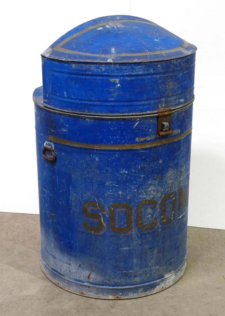 Lot 1440: Socony oil barrel