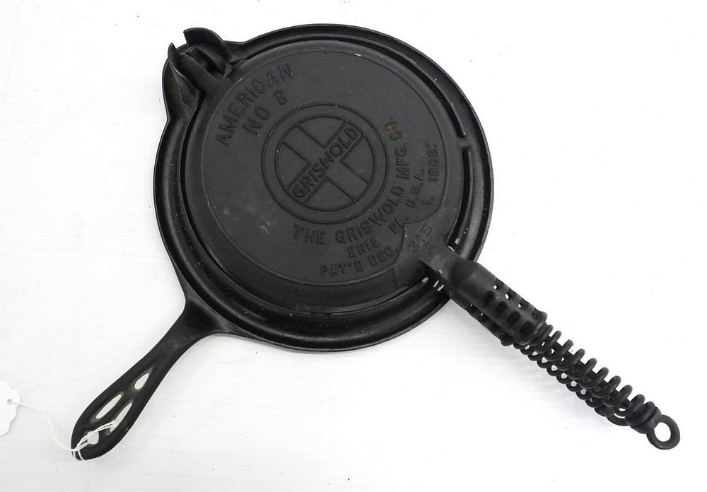 Lot 1: Griswold Waffle Iron