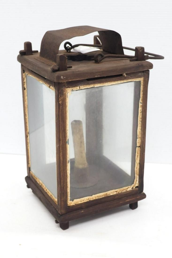 Lot 15: Candle Carriage Lamp