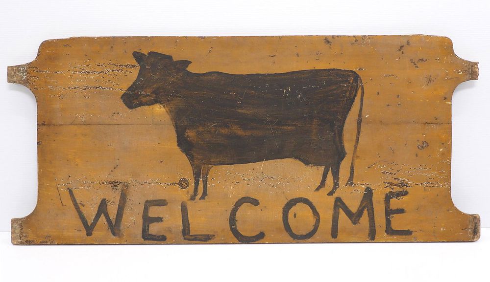 Lot 19: Cow Welcome sign