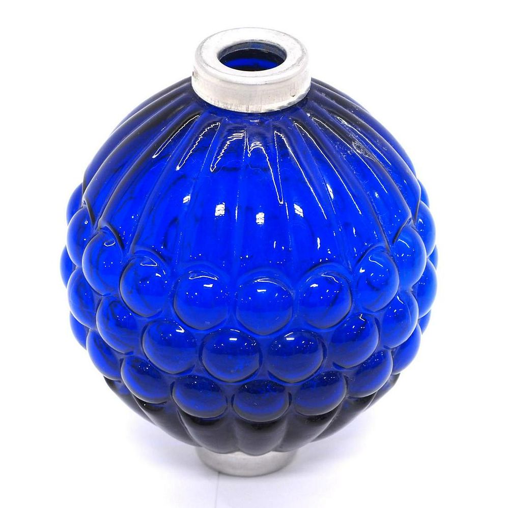 Lot 32: Cobalt ribbed grape lightning rod ball