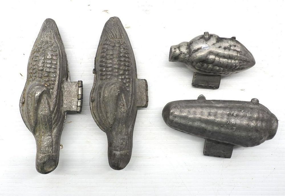 Lot 41: (4) Ear of corn candy molds
