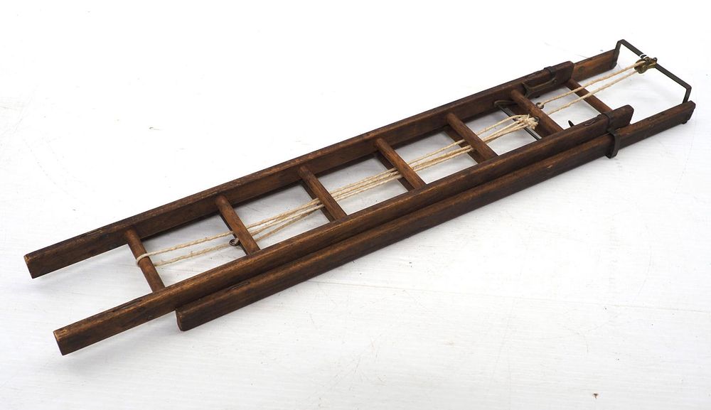Lot 80: Wooden salesman sample extension ladder