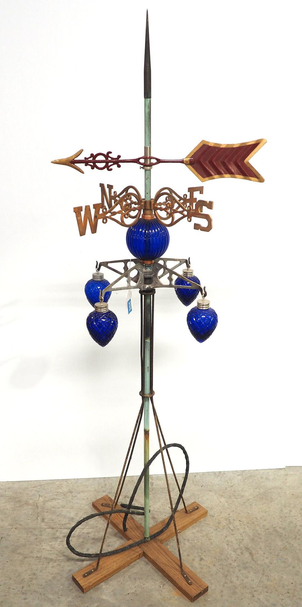 Lot 205: Weathervane setup with tailed NOS National vane