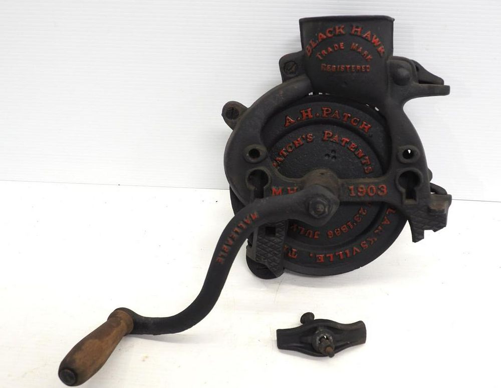 Lot 212: Black Hawk box-type corn sheller