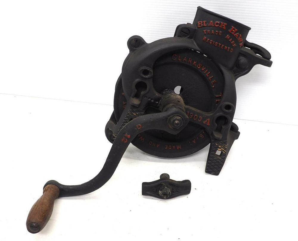 Lot 226: Black Hawk box-type corn sheller
