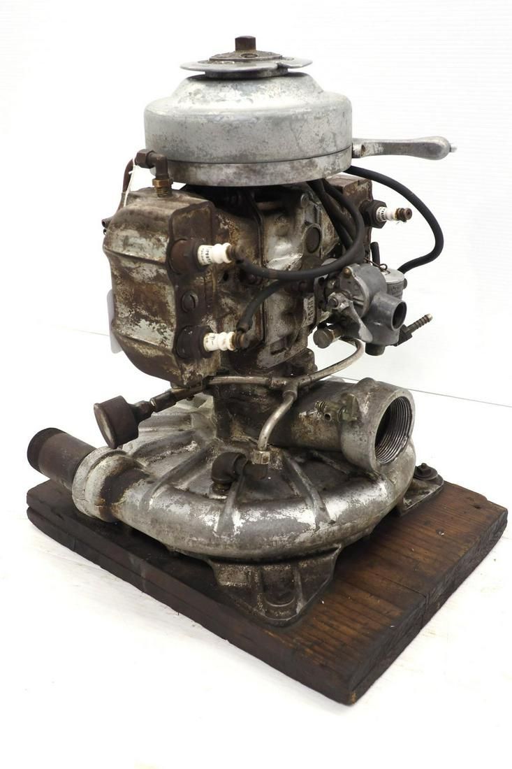 Lot 339: Evinrude bilge pump