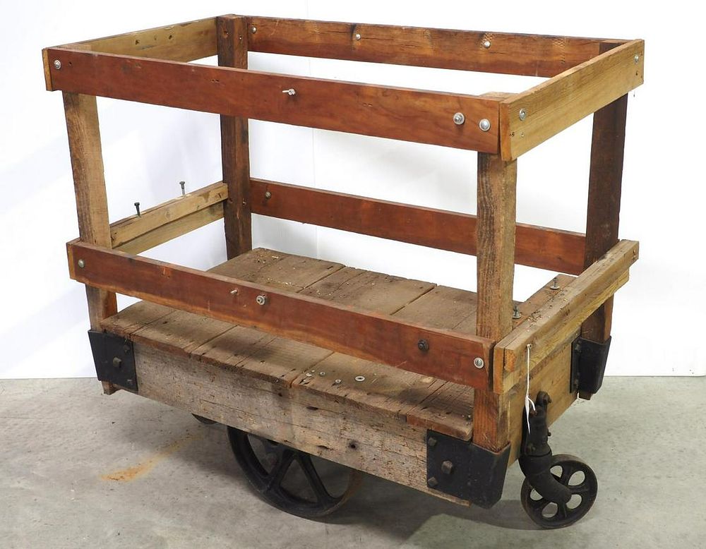 Lot 354: Railroad cart