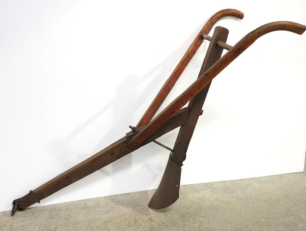 Lot 398: Walk-behind potato plow