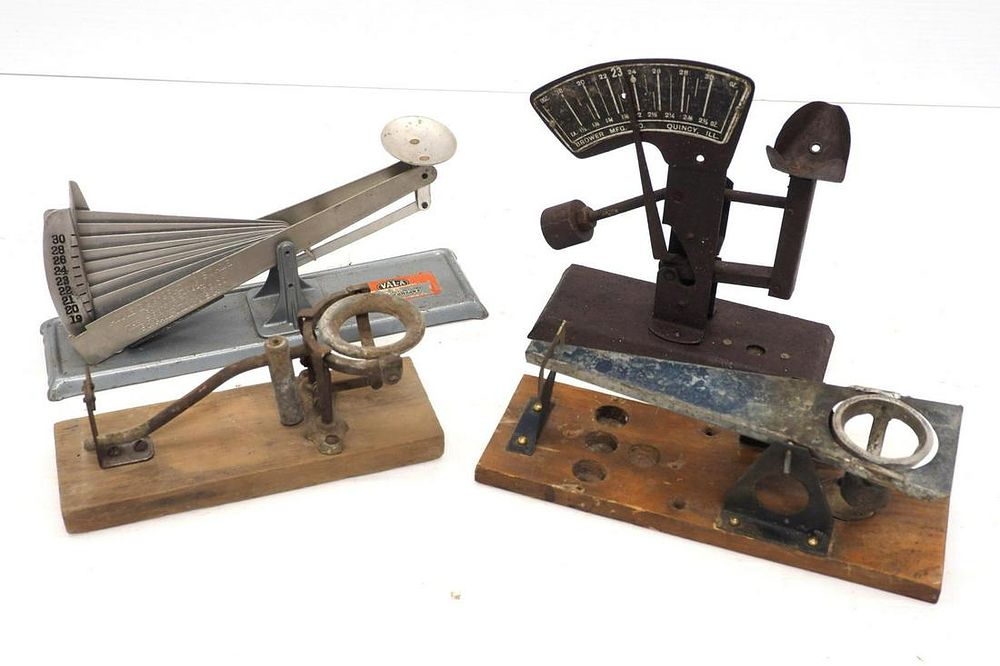 Lot 402: (4) Egg scales