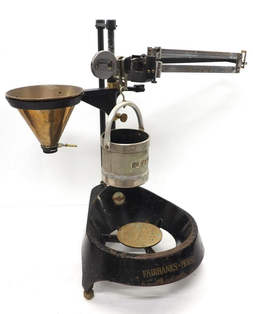 Lot 423: Fairbanks Morse 1-quart measuring scale
