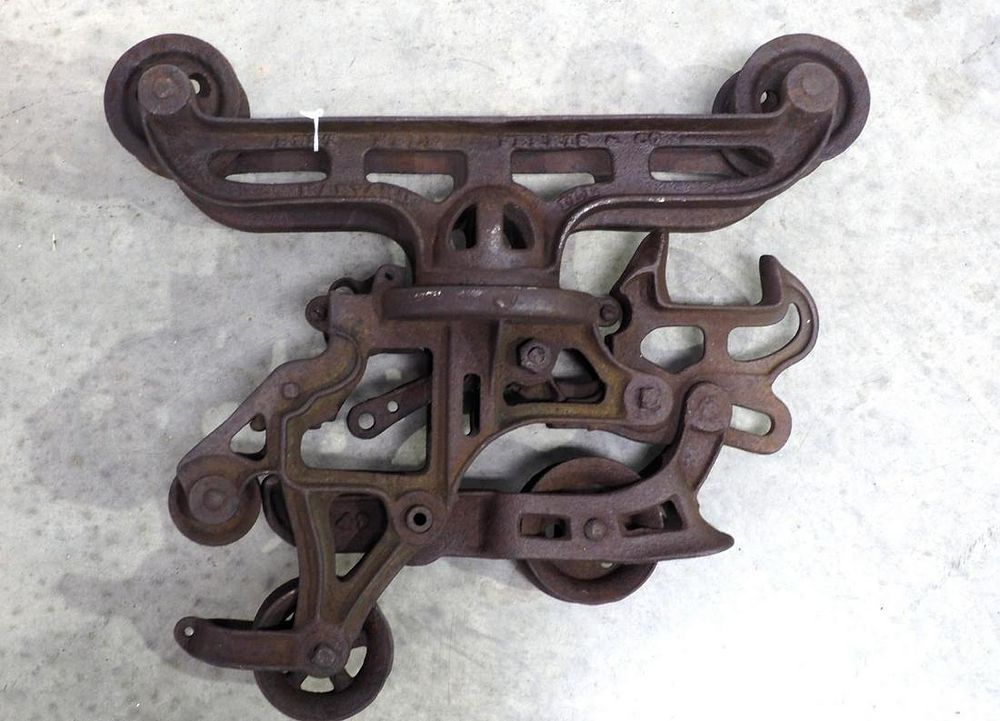 Lot 541: Hunt Helm & Ferris hay carrier