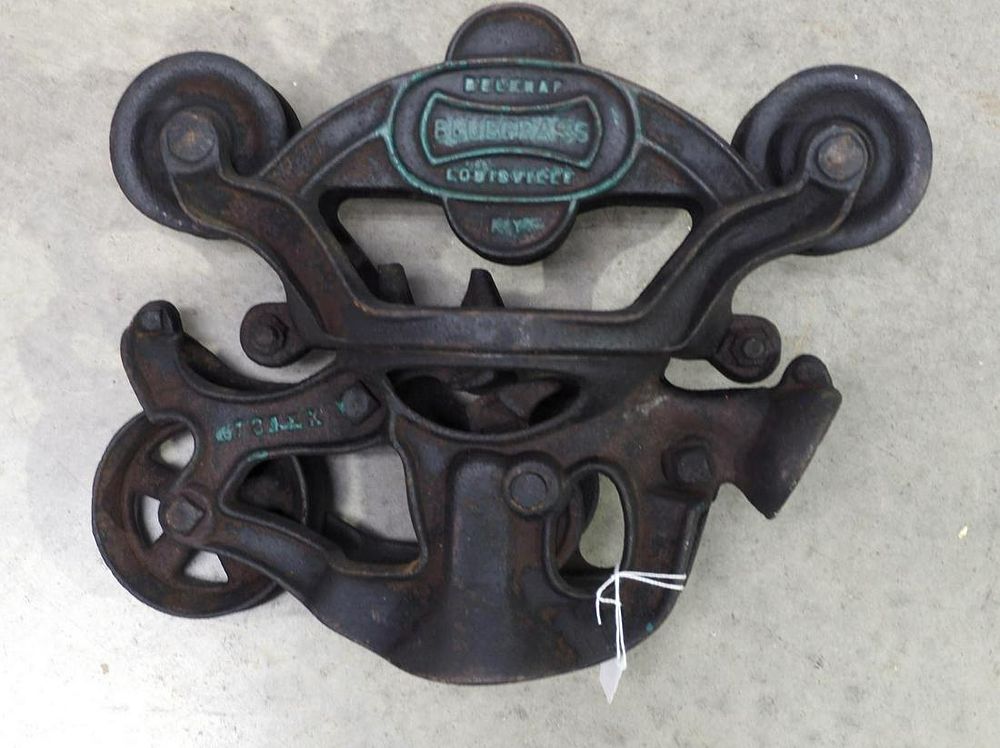Lot 546: Bluegrass hay carrier