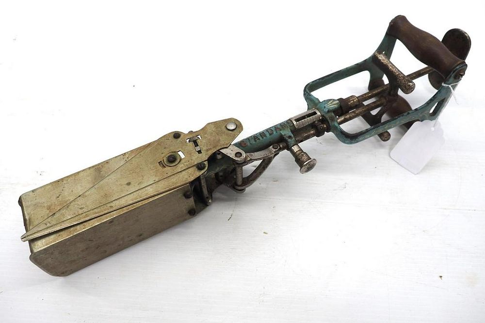 Lot 553: Standard butter or ice cream packer