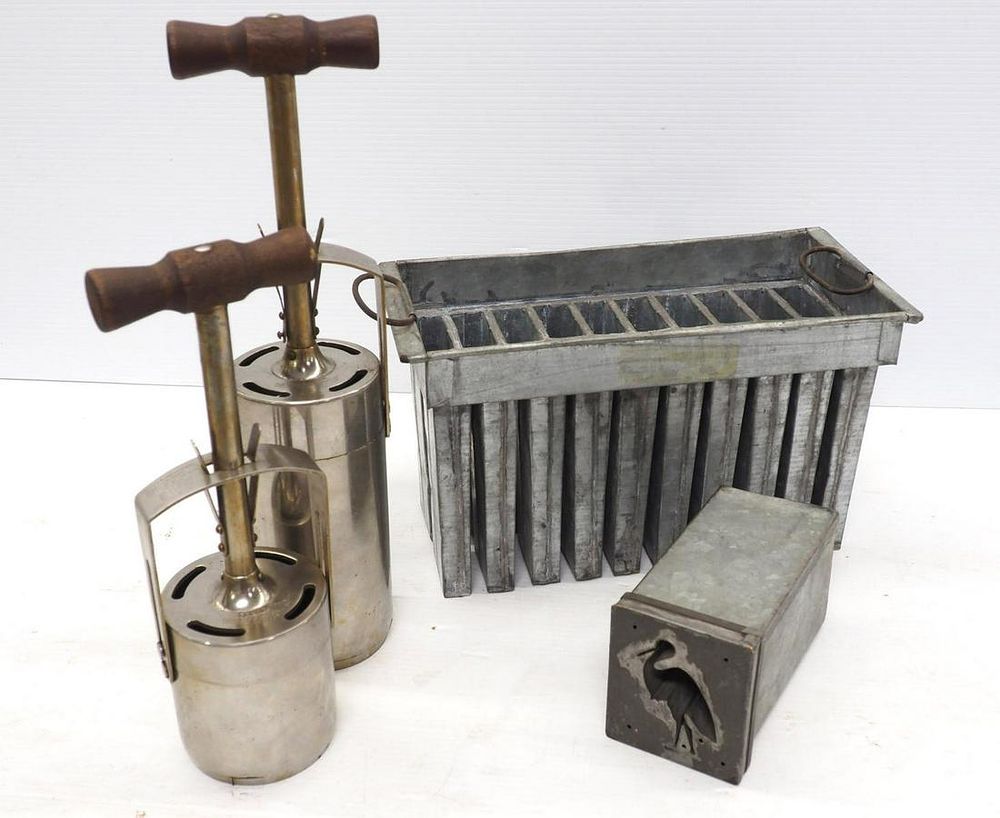 Lot 556: (4) Frozen food tools