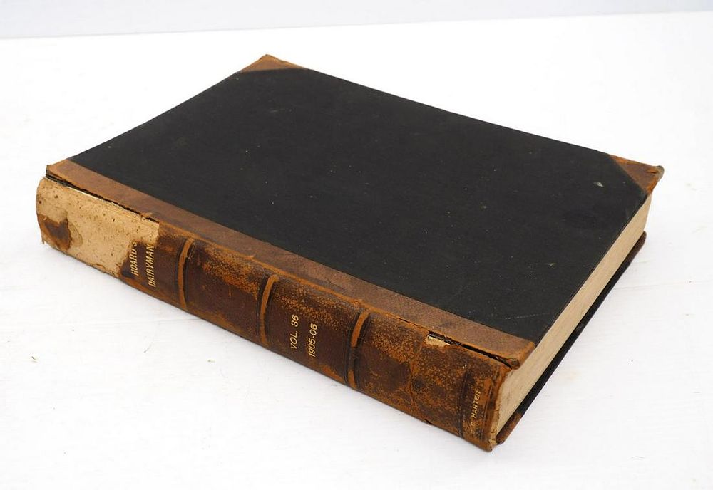 Lot 559: Hoard's Dairyman magazine bound into hard cover book