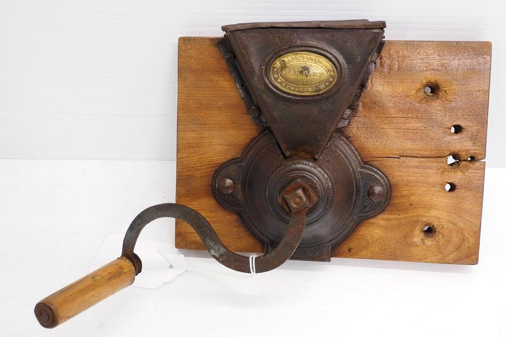 Lot 585: Cast iron C & L Dart wall-mount coffee grinder
