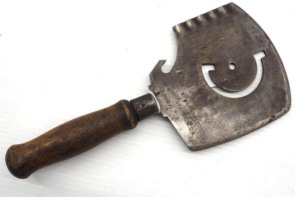 Lot 590: Bridge Cutlery meat tenderizer