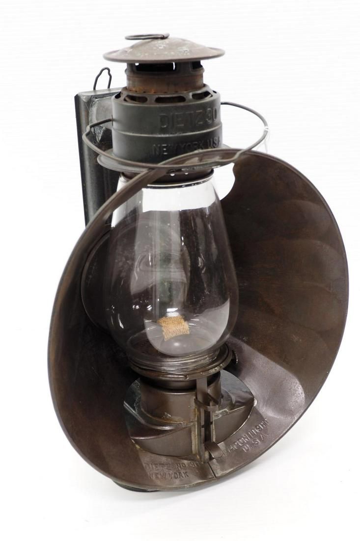 Lot 592: Dietz No. 30 barn lantern