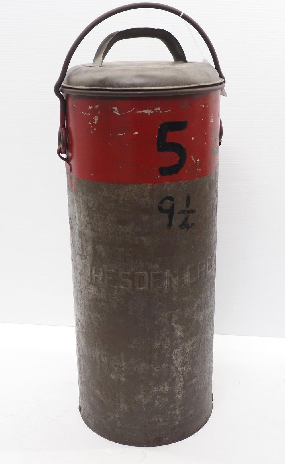 Lot 611: Galvanized Dresden Creamery cream can