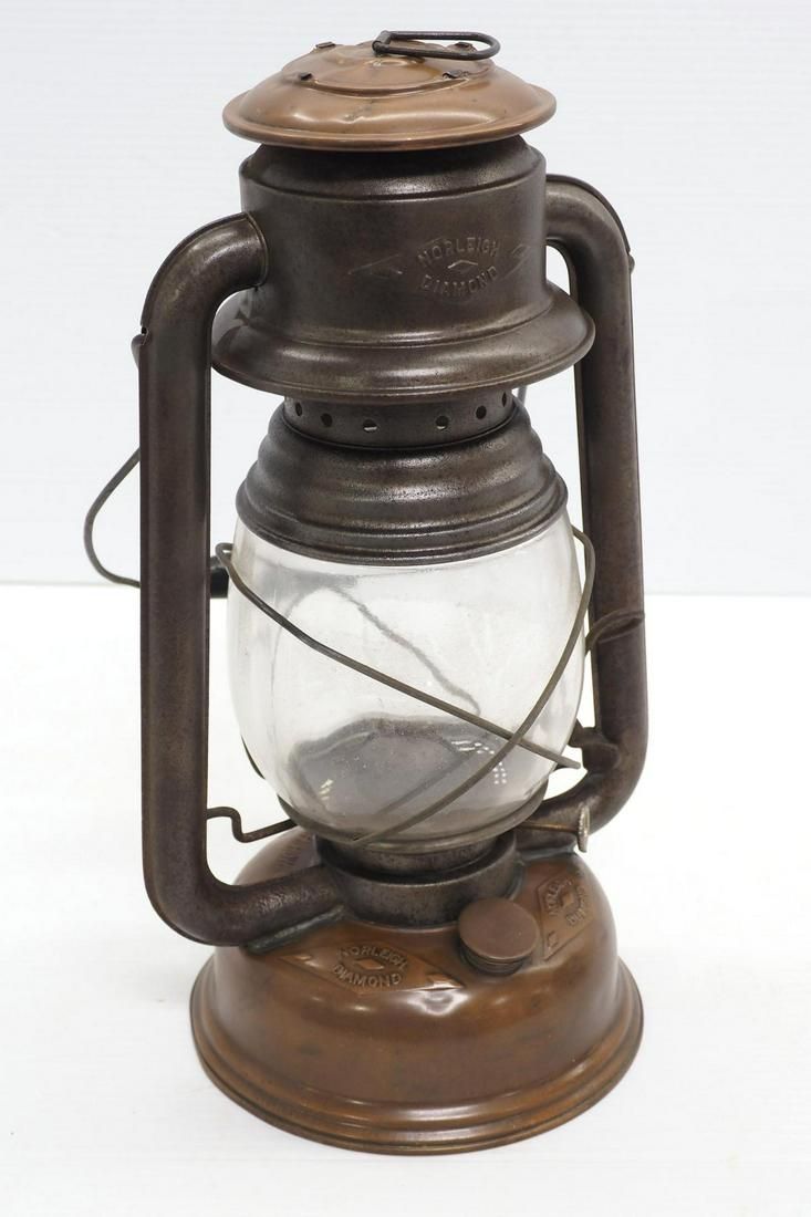 Lot 621: Shapleigh Hardware barn lantern