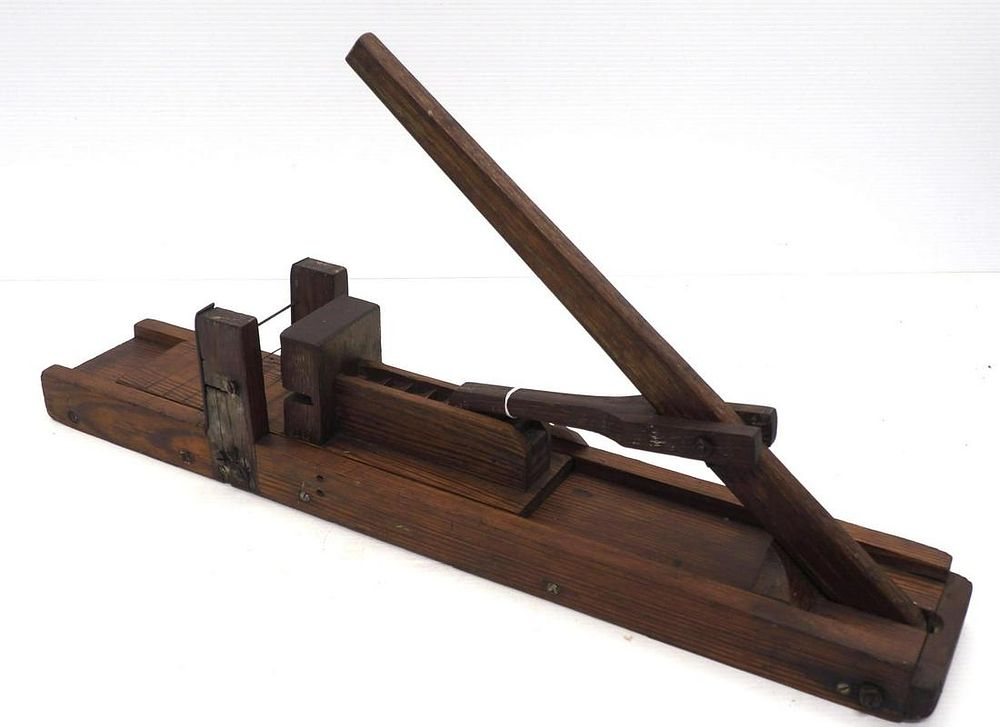 Lot 639: Primitive hand butter slicer