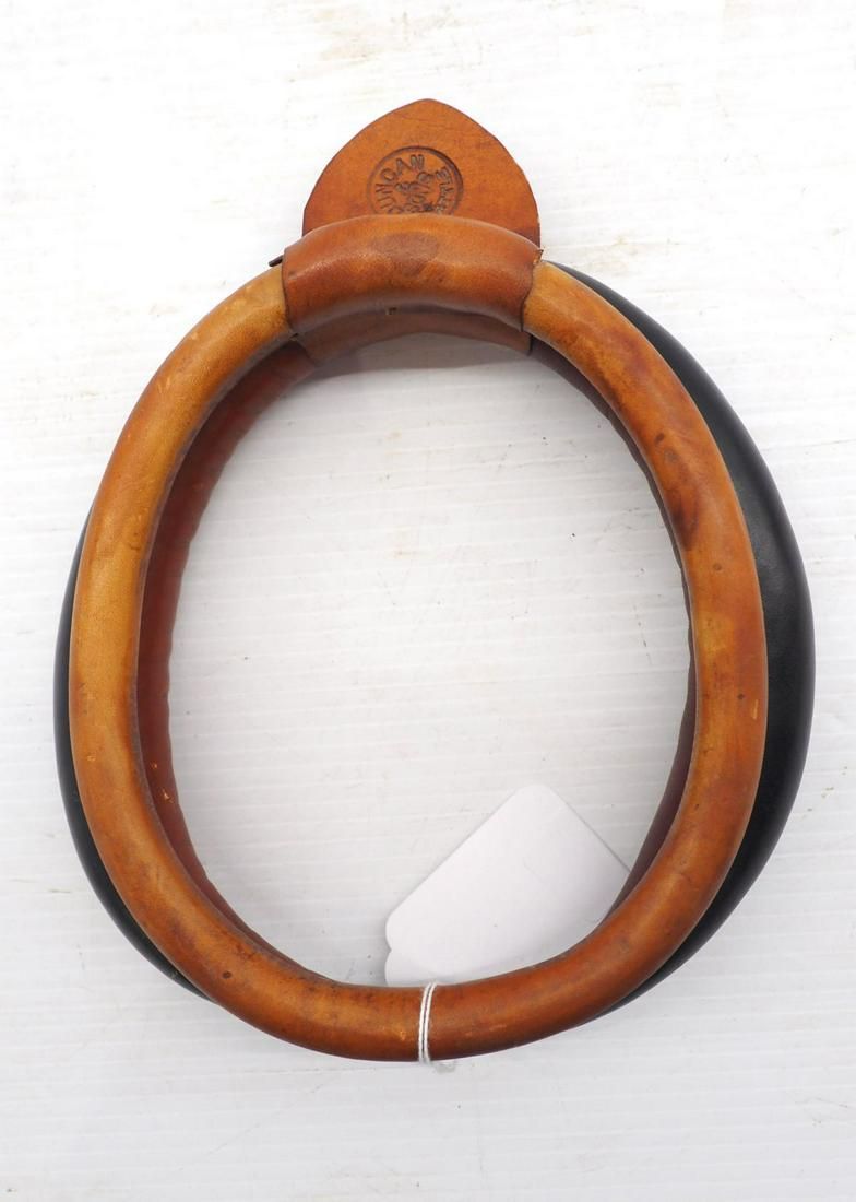Lot 645: Salesman sample or miniature leather collar