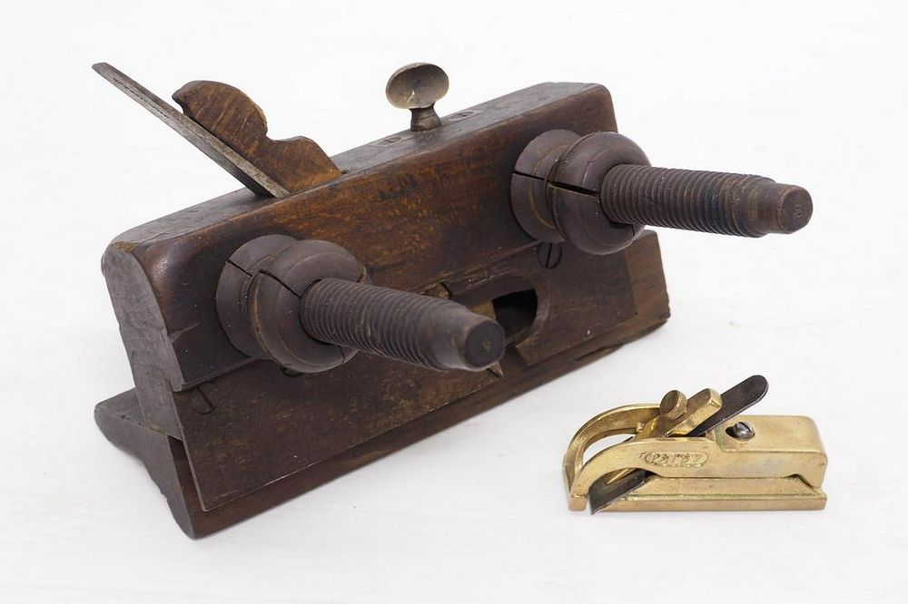 Lot 657: (2) Planes