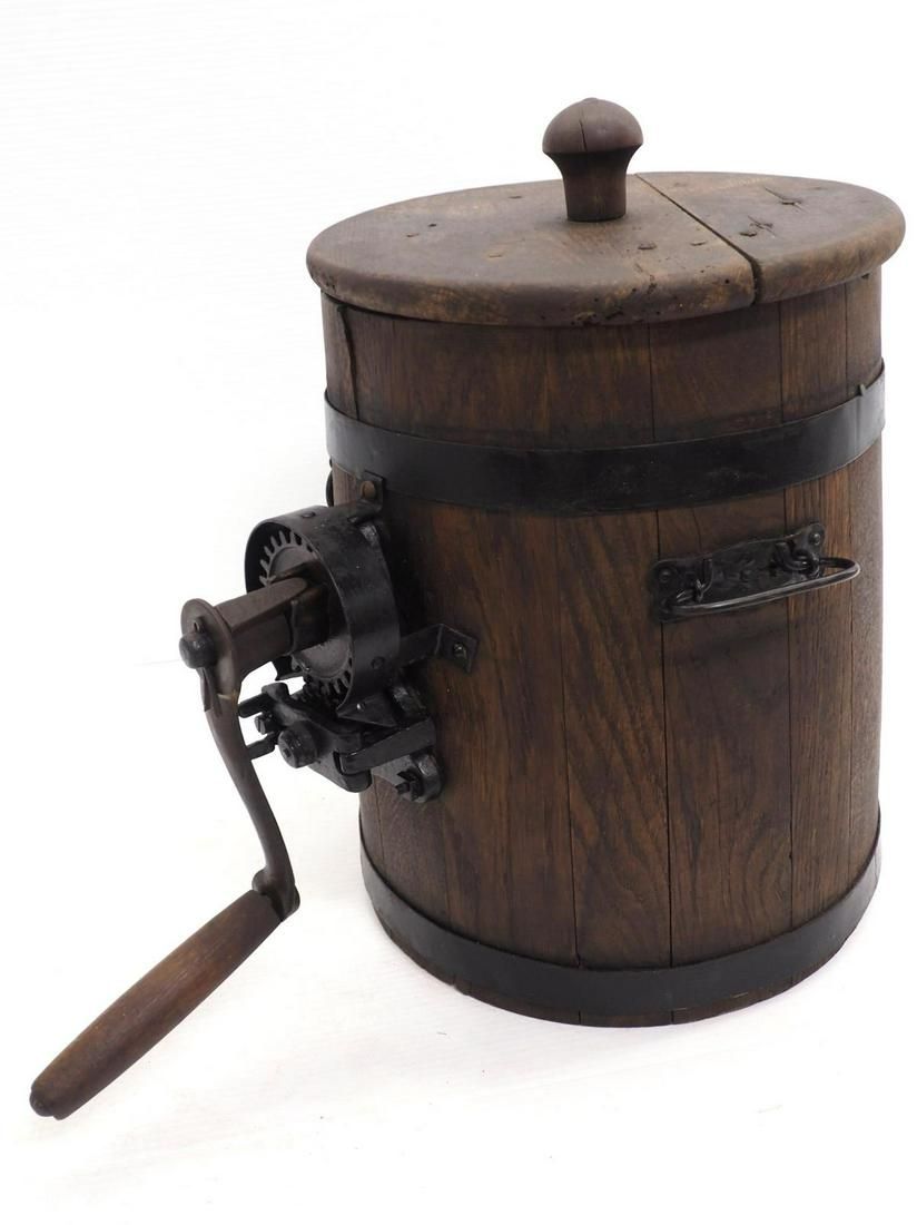 Lot 659: Wooden hand-crank buttern churn