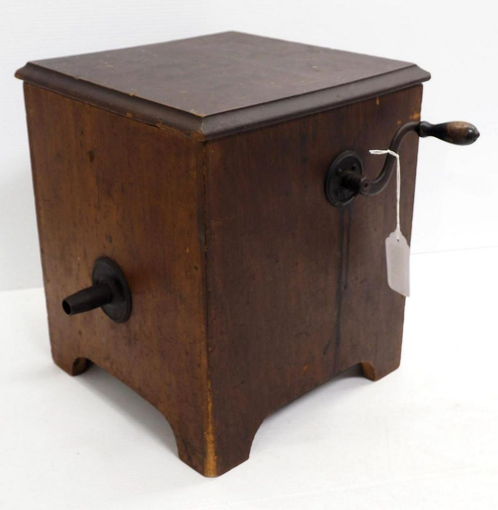 Lot 665: E.L. Hill Milk hand-crank aerator