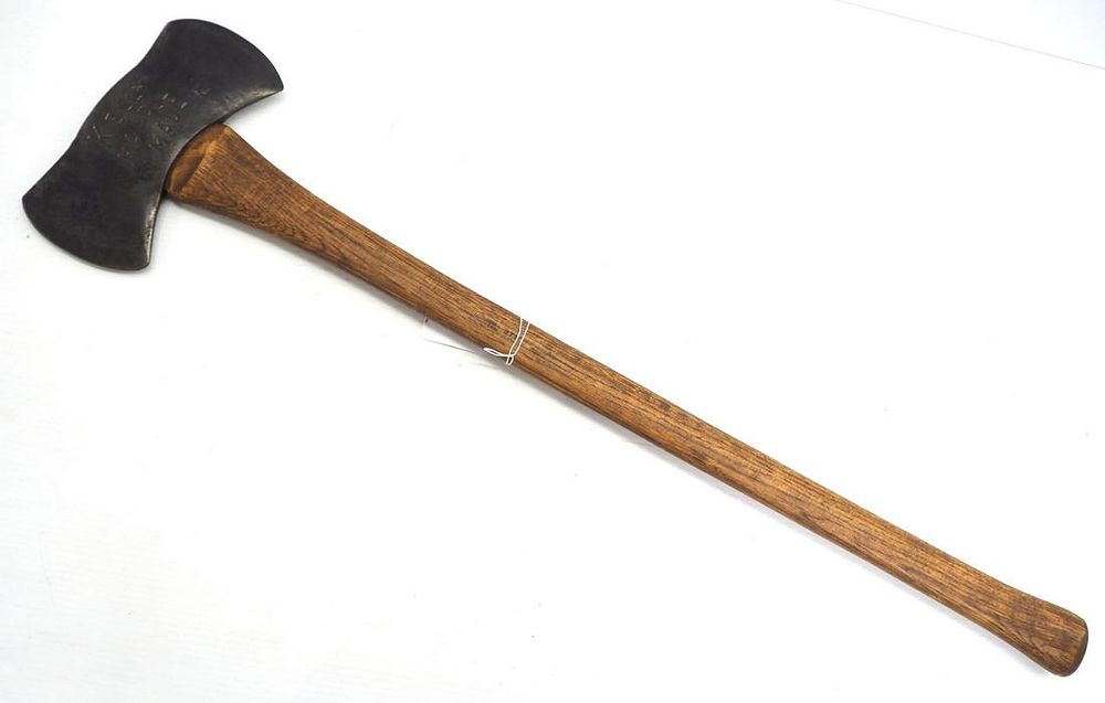Lot 684: Kelly double-edge axe