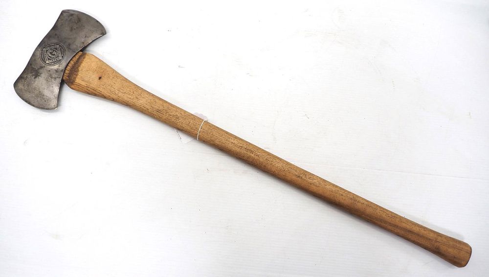 Lot 703: E Garnich & Sons double bladed axe