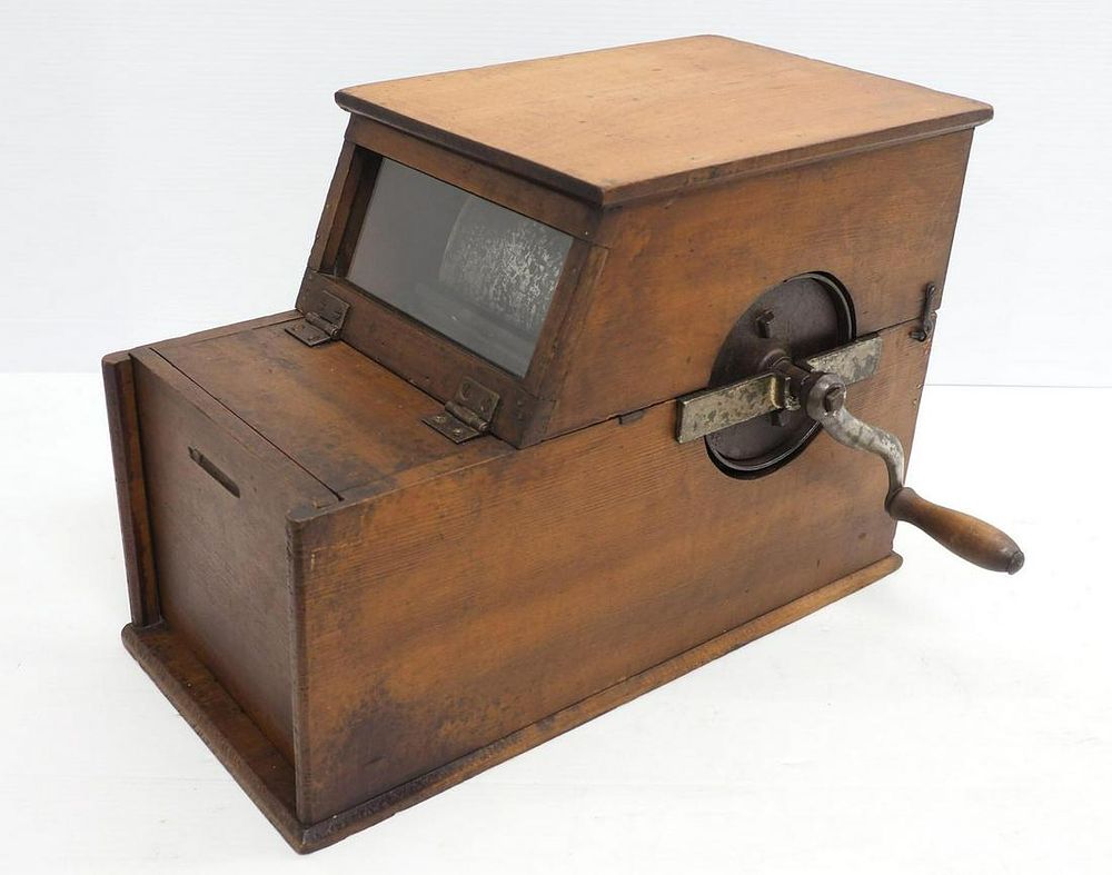 Lot 710: Magic Instant hand-crank wood and galvanized