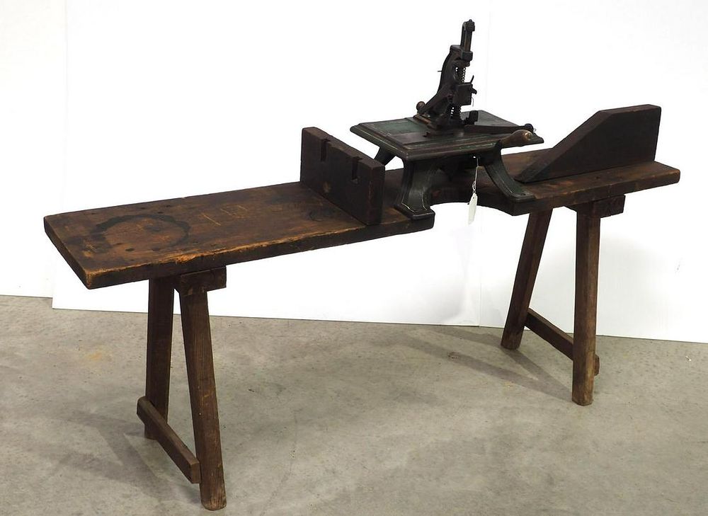 Lot 716: Hand-crank floor model, woven wire fence maker