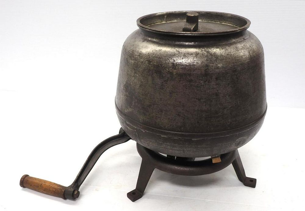 Lot 722: Diabolo 55 Rev. Pr. Min. revolving butter churn
