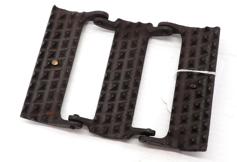 Lot 736: Cast iron C.M. Ohara folding hand corn sheller