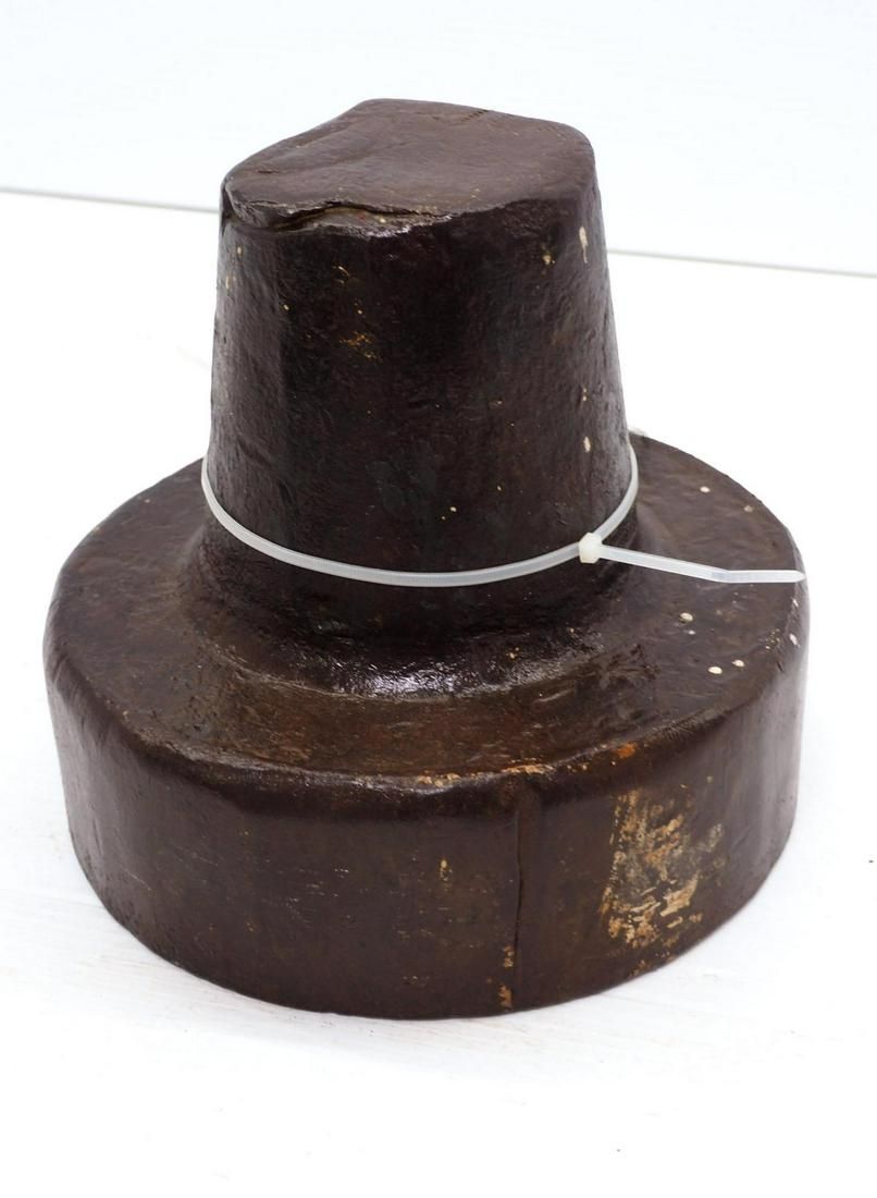 Lot 743: Penington unusual cast iron anvil