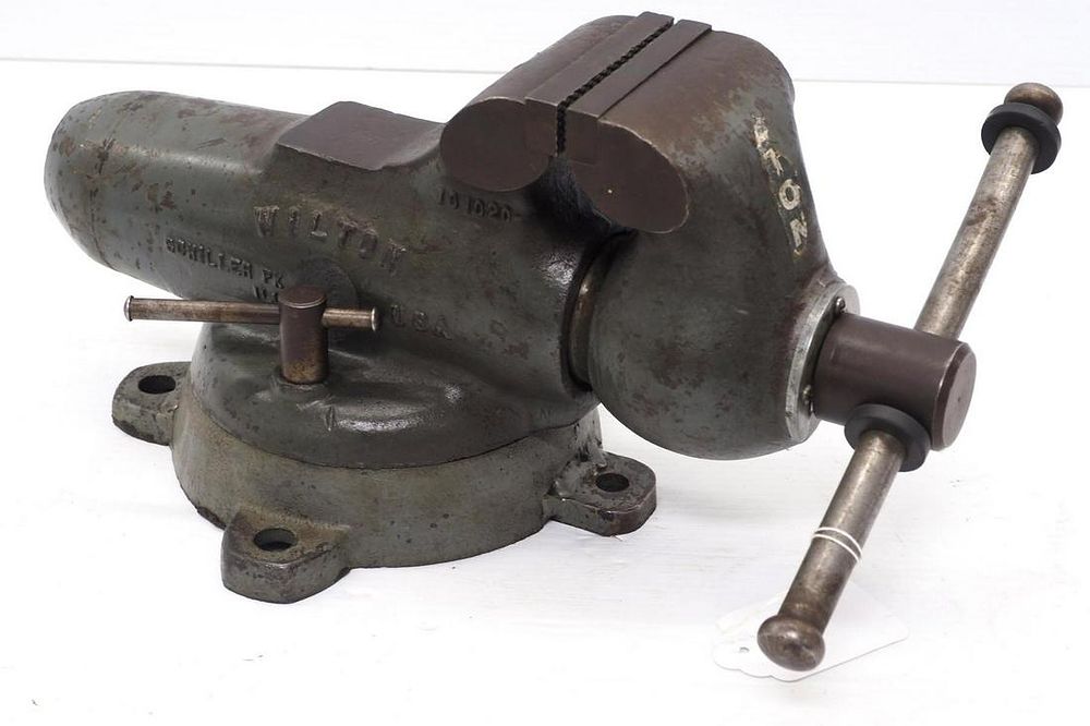 Lot 762: Wilton vice
