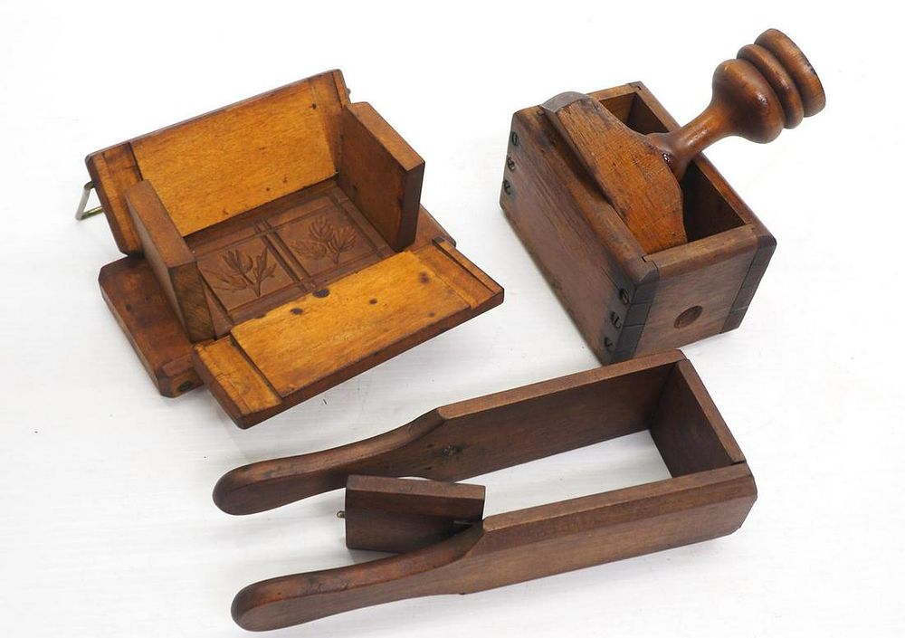 Lot 765: (3) Butter tools