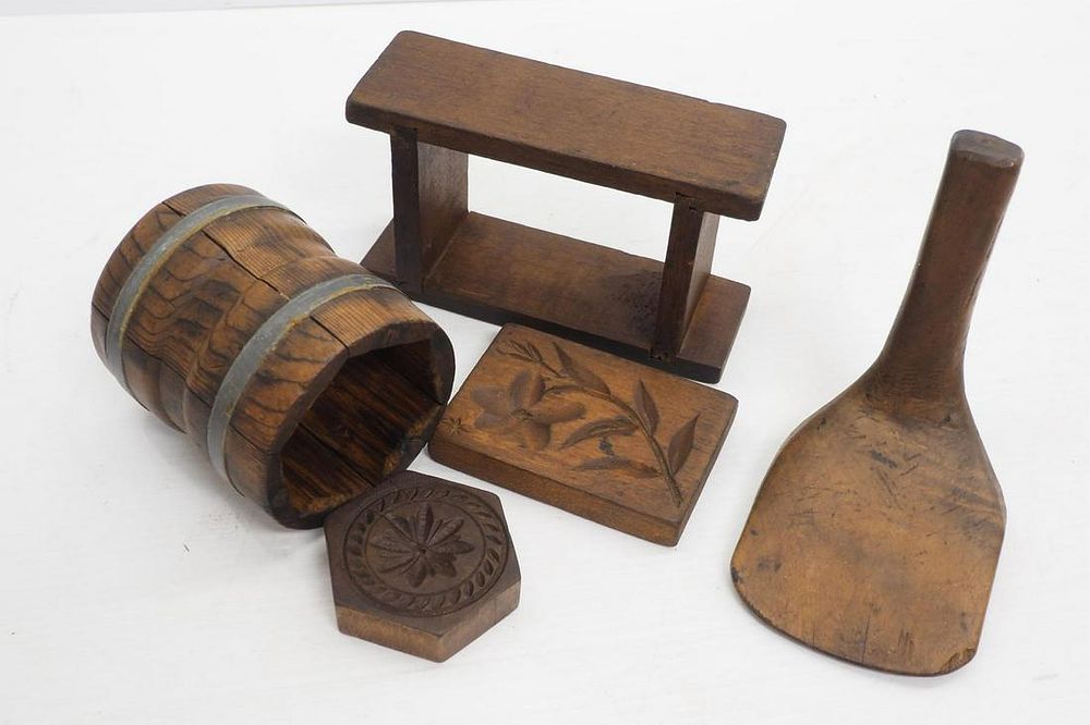 Lot 781: (3) Butter tools