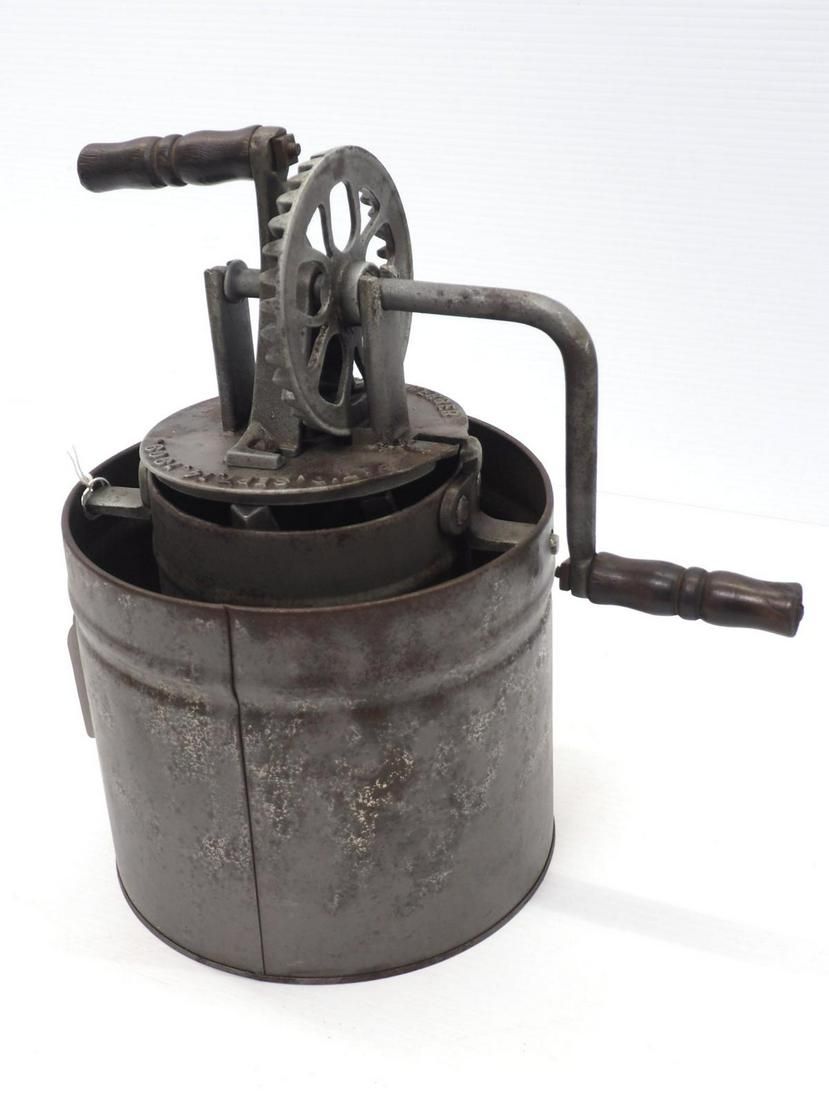 Lot 787: Home hand-crank butter merger