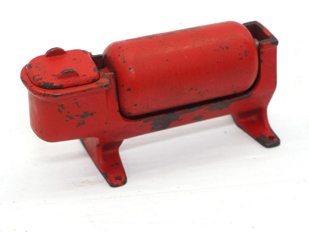 Lot 795: Cast iron salesman sample Hog Joy hog oiler
