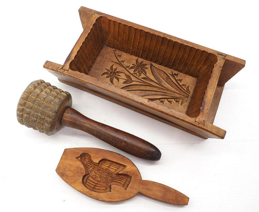 Lot 799: (2) Butter printers / Meat tenderizer