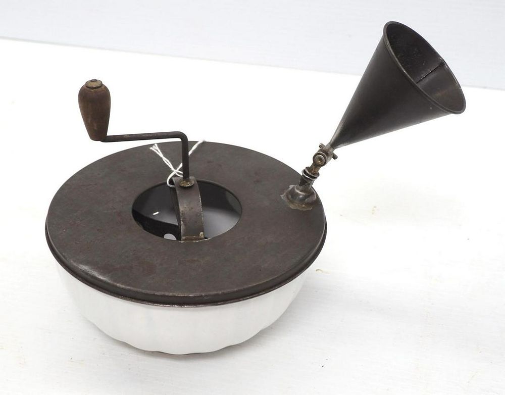 Lot 814: Hand-crank butter mixer