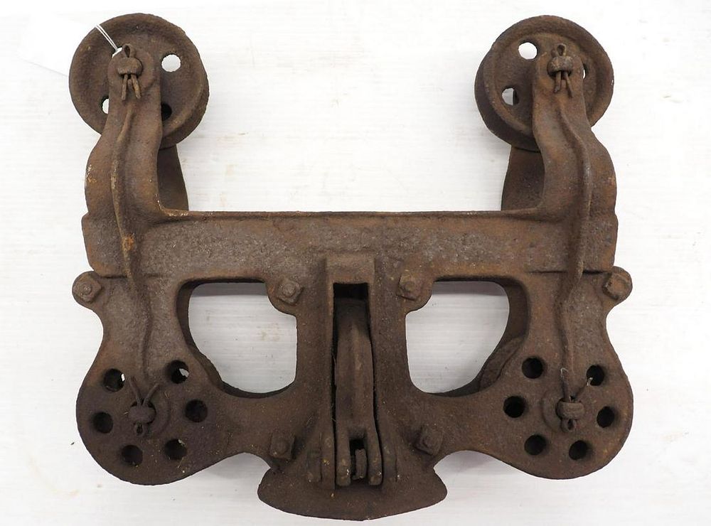 Lot 823: Leader hay carrier